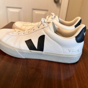 Veja Campo sneaker size 8